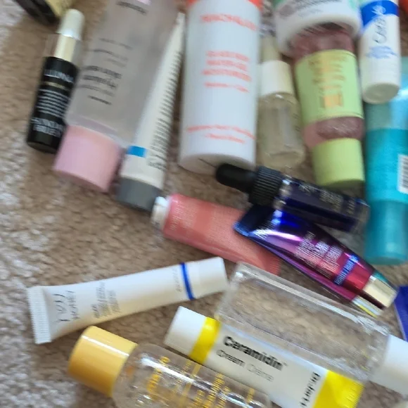 NWT Skincare Samples, Travel Size, And Deluze Sizes.Toners, Moisturizers, Serums - Picture 6 of 10